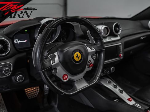 Used 2016 Ferrari California T RWD image 34