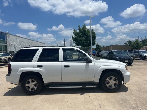 Used 2005 Chevrolet TrailBlazer LS RWD image 2