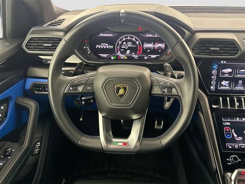 Used 2024 Lamborghini Urus S image 11