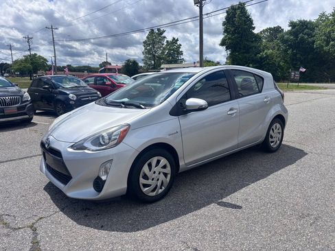 Used 2015 Toyota Prius C Two FWD image 3