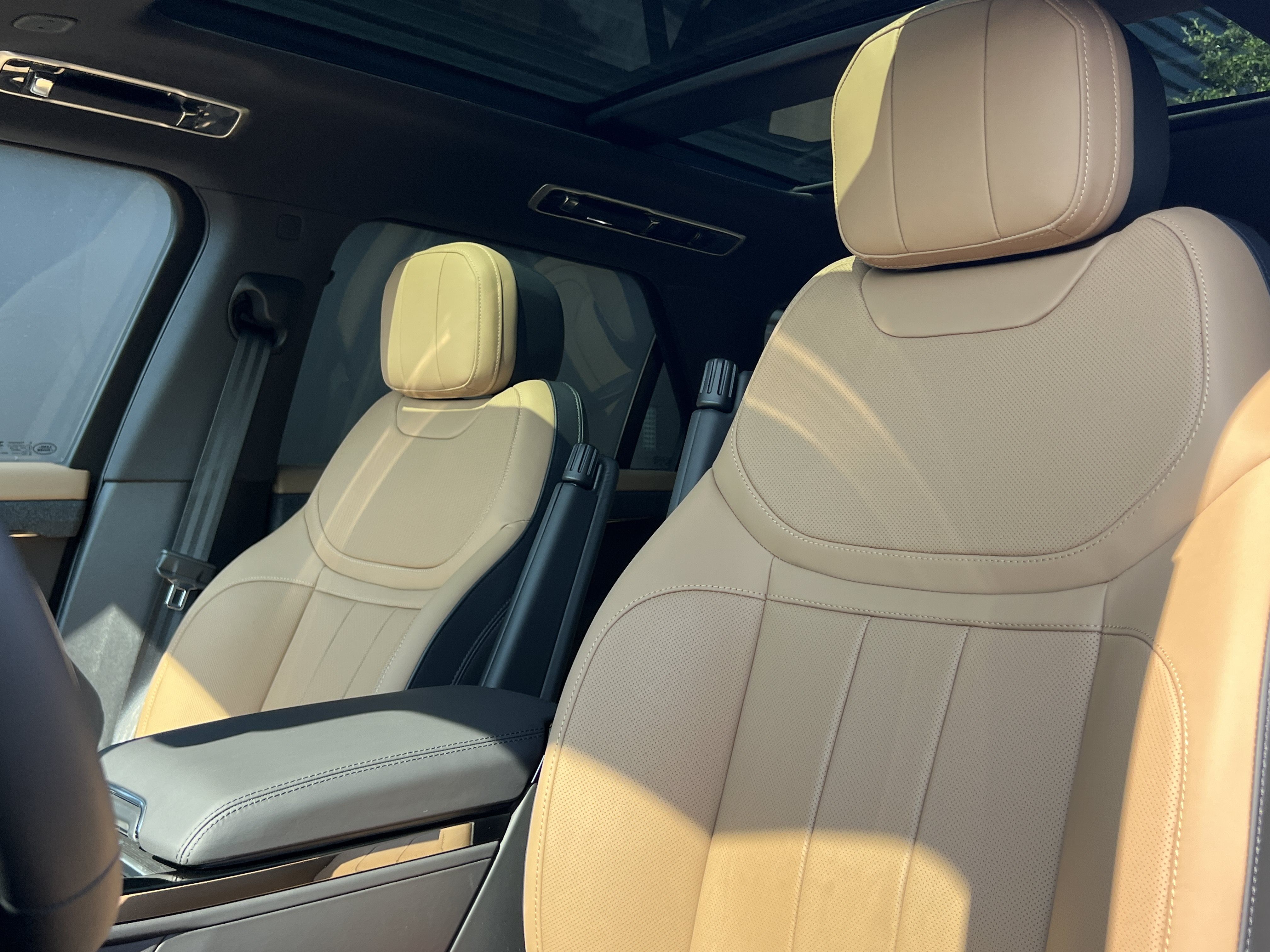New 2025 Land Rover Range Rover Sport Dynamic SE AWD/4WD image 23