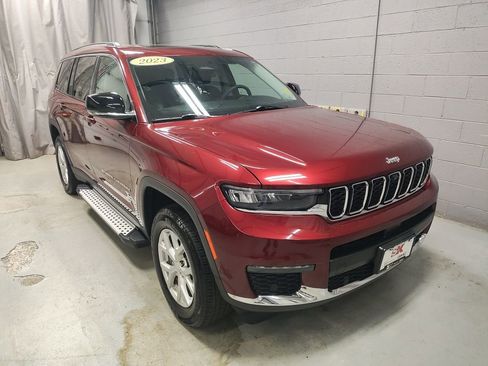 Used 2023 Jeep Grand Cherokee L Limited w/ Luxury Tech Group II AWD/4WD image 5