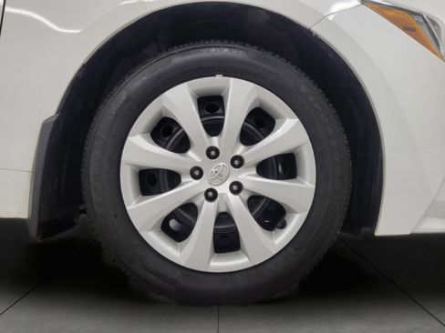 Used 2024 Toyota Corolla LE image 3