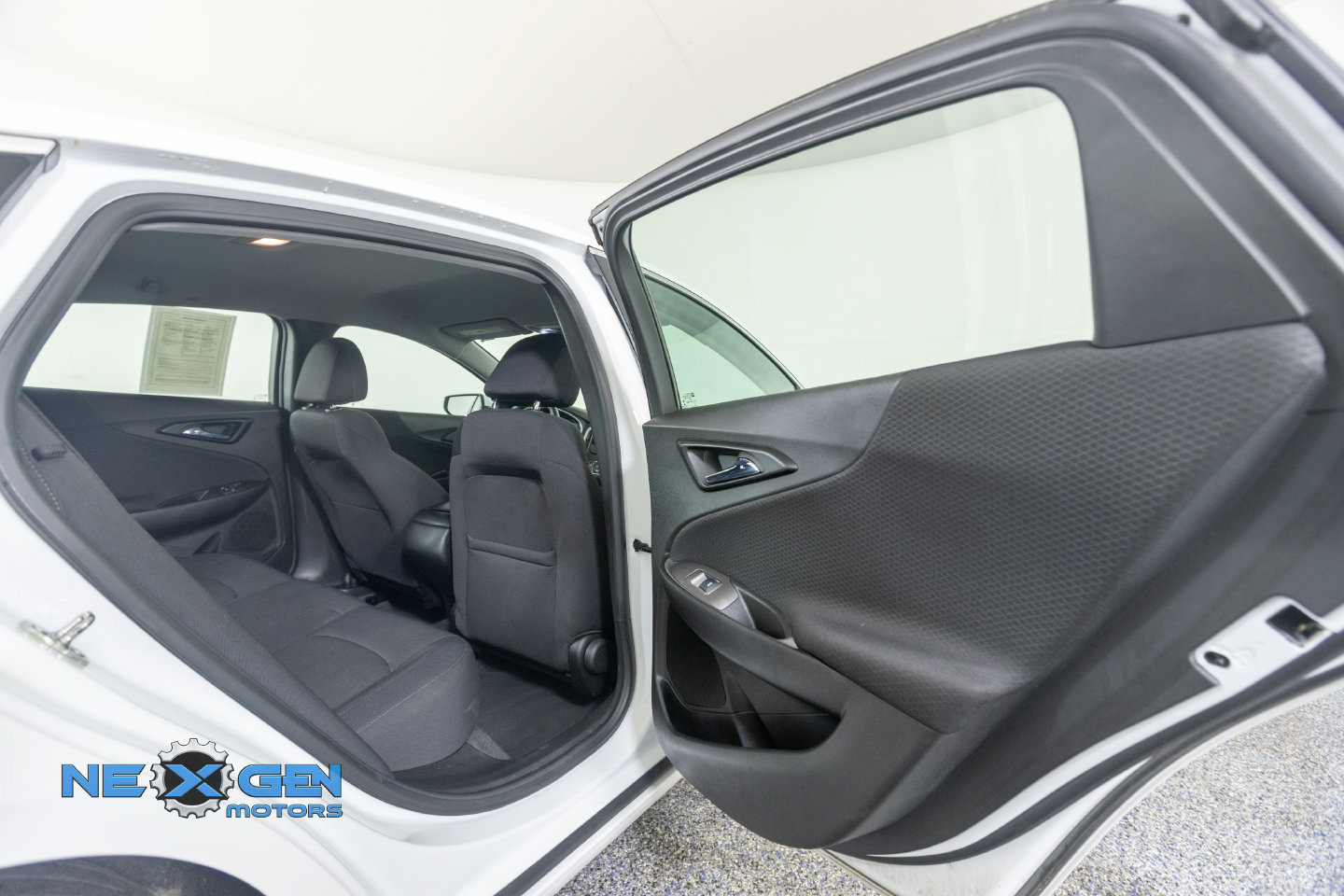 Used 2023 Chevrolet Malibu RS FWD image 38