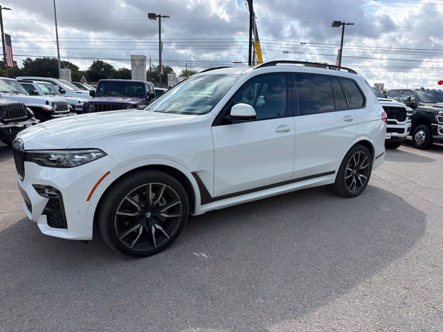 Used 2021 BMW X7 xDrive40i w/ M Sport Package AWD/4WD image 3