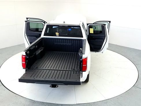 Used 2025 Toyota Tacoma SR5 AWD/4WD image 19