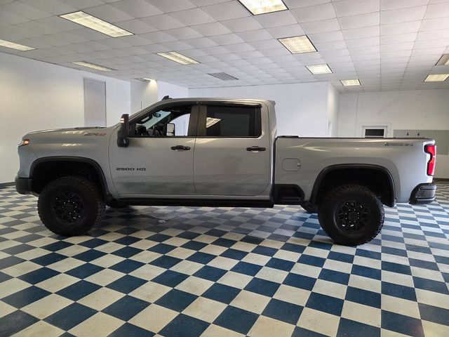 Used 2024 Chevrolet Silverado 2500 ZR2 w/ ZR2 Bison Edition AWD/4WD image 4