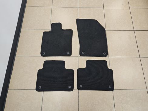 Used 2024 Volvo S60 T8 Plus w/ Climate Package image 44