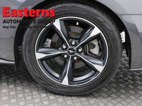 Used 2019 Ford Mustang Coupe RWD image 30