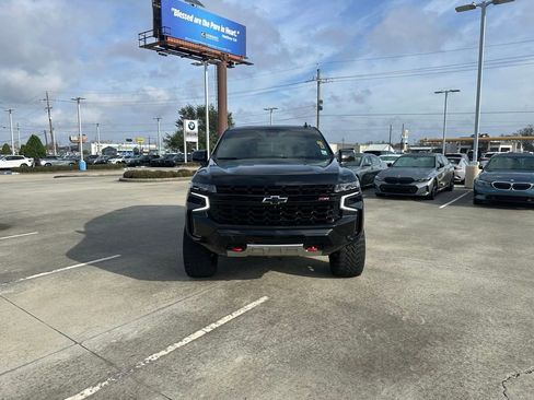 Used 2023 Chevrolet Tahoe Z71 w/ Luxury Package image 2