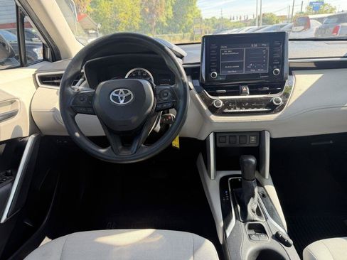 Used 2022 Toyota Corolla Cross L image 13