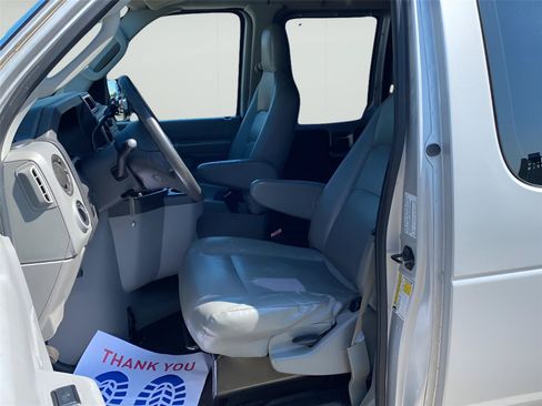 Used 2011 Ford E-350 and Econoline 350 XL RWD image 9