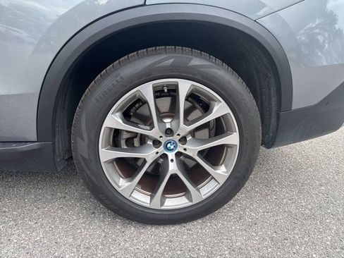 Used 2025 BMW X5 xDrive50e AWD/4WD image 16