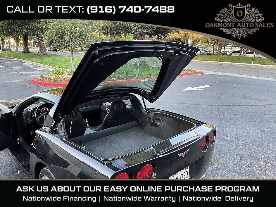 Used 2005 Chevrolet Corvette Coupe w/ Preferred Equipment Group RWD image 19