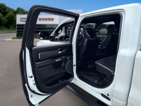 Used 2024 RAM 1500 Laramie AWD/4WD image 27