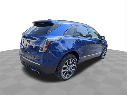 Certified 2024 Cadillac XT5 Sportv w/ Platinum Package AWD/4WD image 4