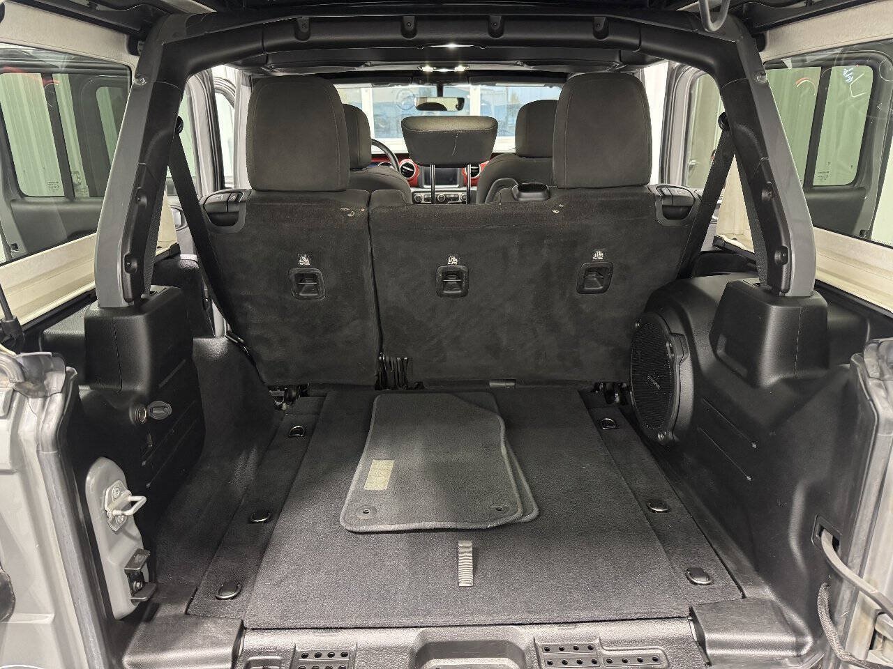 Used 2019 Jeep Wrangler Unlimited Rubicon w/ Uconnect 4C Nav & Sound Group AWD/4WD image 17