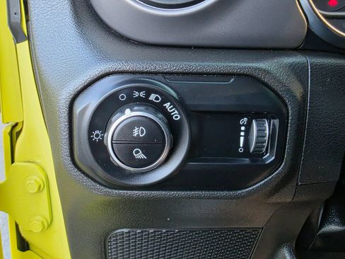 Used 2023 Jeep Gladiator Sport AWD/4WD image 22