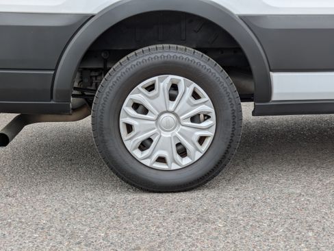 Used 2023 Ford Transit 350 XLT image 9