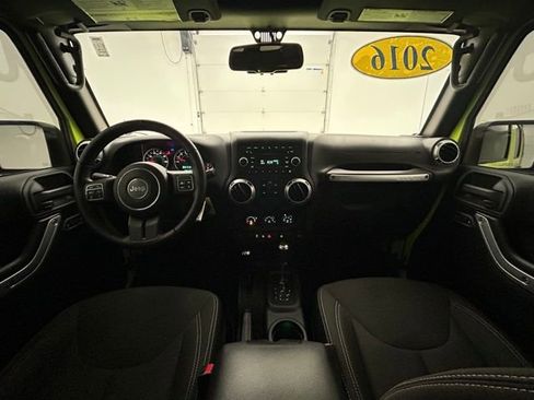 Used 2016 Jeep Wrangler Unlimited Rubicon w/ Connectivity Group image 2
