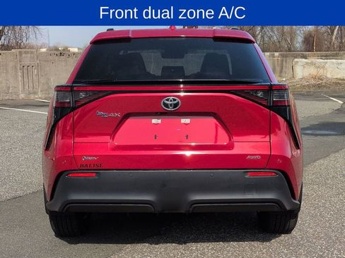 Used 2024 Toyota bZ4X XLE w/ Weather Package image 4