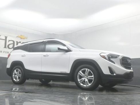 Used 2018 GMC Terrain SLE w/ Driver Convenience Package FWD image 2