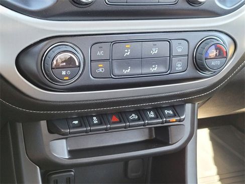 Used 2022 GMC Canyon Elevation image 33