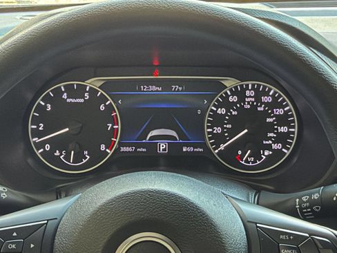 Used 2025 Nissan Sentra SV FWD image 38