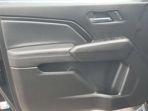 Used 2024 Chevrolet Colorado LT w/ LT Convenience Package II AWD/4WD image 5