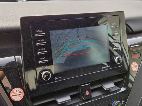 Used 2023 Toyota Camry SE image 11