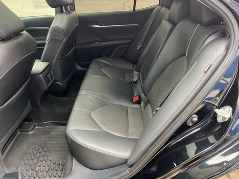 Used 2020 Toyota Camry XSE FWD image 18