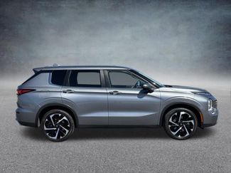 Used 2024 Mitsubishi Outlander SE video 2