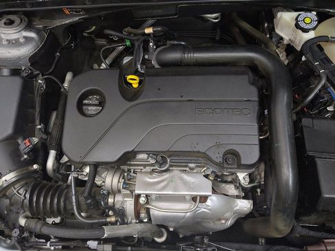 Used 2023 Chevrolet Malibu LT FWD image 30