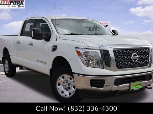 Used 2018 Nissan Titan SV AWD/4WD image 1