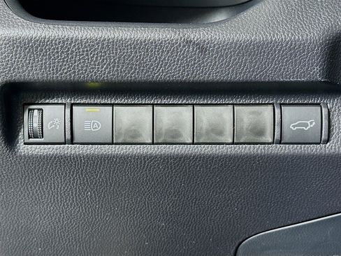 Used 2025 Toyota RAV4 XLE w/ Convenience Package FWD image 17