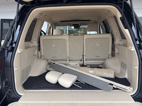 Used 2021 Lexus LX 570 4WD w/ Luxury Package image 8