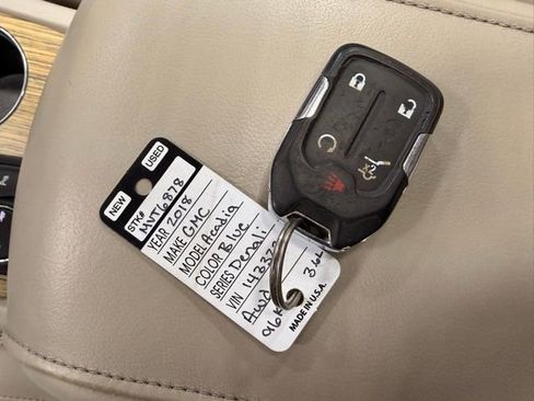 Used 2018 GMC Acadia Denali w/ Technology Package AWD/4WD image 43