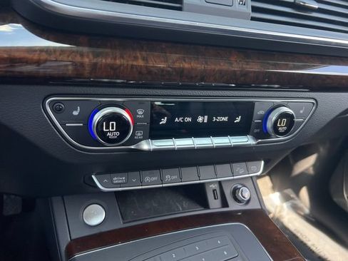 Used 2018 Audi Q5 2.0T Premium w/ Convenience Package AWD/4WD image 23