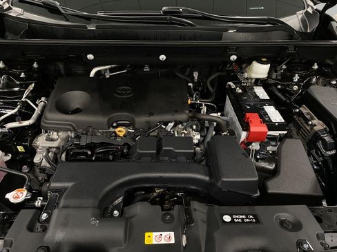 Used 2025 Toyota RAV4 XLE AWD/4WD image 11