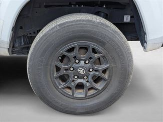 Used 2022 Toyota Tacoma SR5 w/ Technology Package video 3