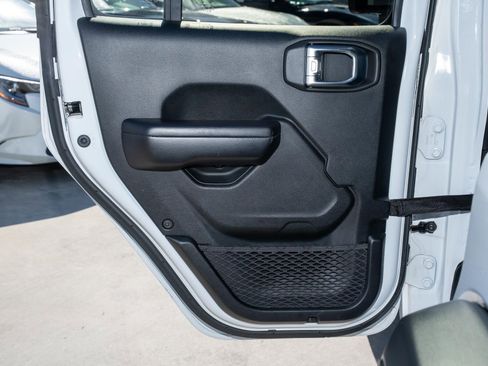 Used 2020 Jeep Wrangler Unlimited Sport S image 12