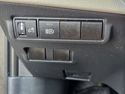 Used 2023 Toyota Corolla Cross LE FWD image 20