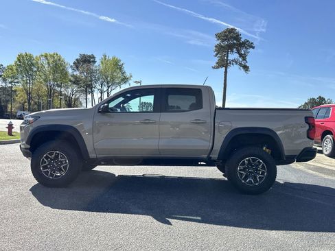 Used 2023 Chevrolet Colorado ZR2 w/ ZR2 Convenience Package III image 7