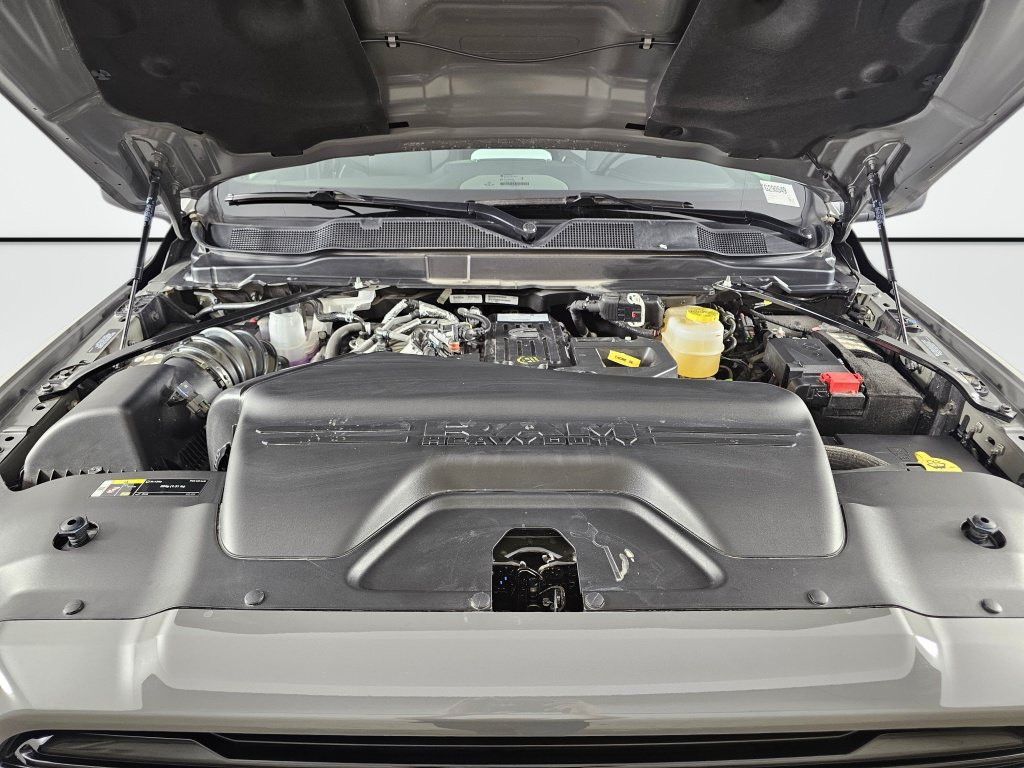 New 2026 RAM 2500 Laramie AWD/4WD image 14