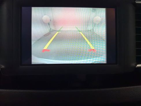 Used 2020 Chrysler Pacifica Touring-L image 16