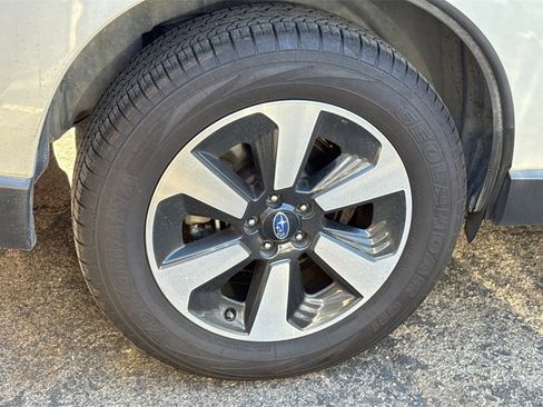 Used 2018 Subaru Forester 2.5i Premium image 8