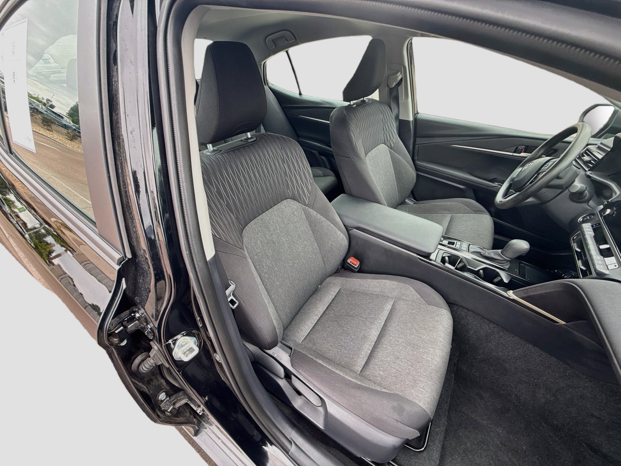 Used 2026 Toyota Camry LE FWD image 32