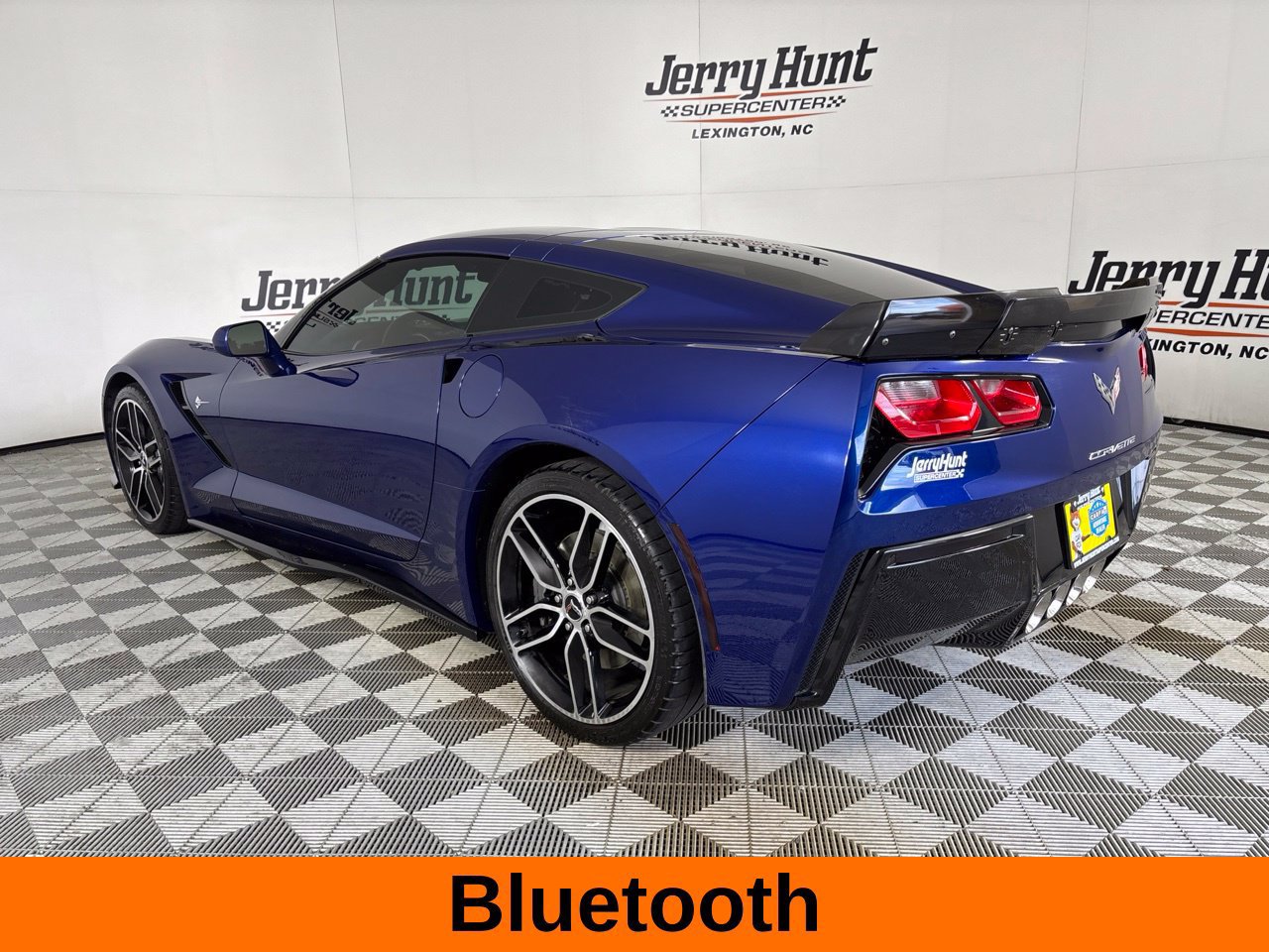 Used 2017 Chevrolet Corvette Stingray Coupe w/ 1LT RWD image 8