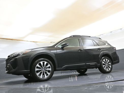 Used 2025 Subaru Outback Limited image 37