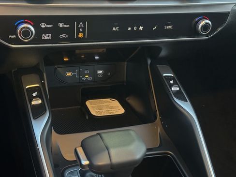 New 2026 Kia Sorento S FWD image 19